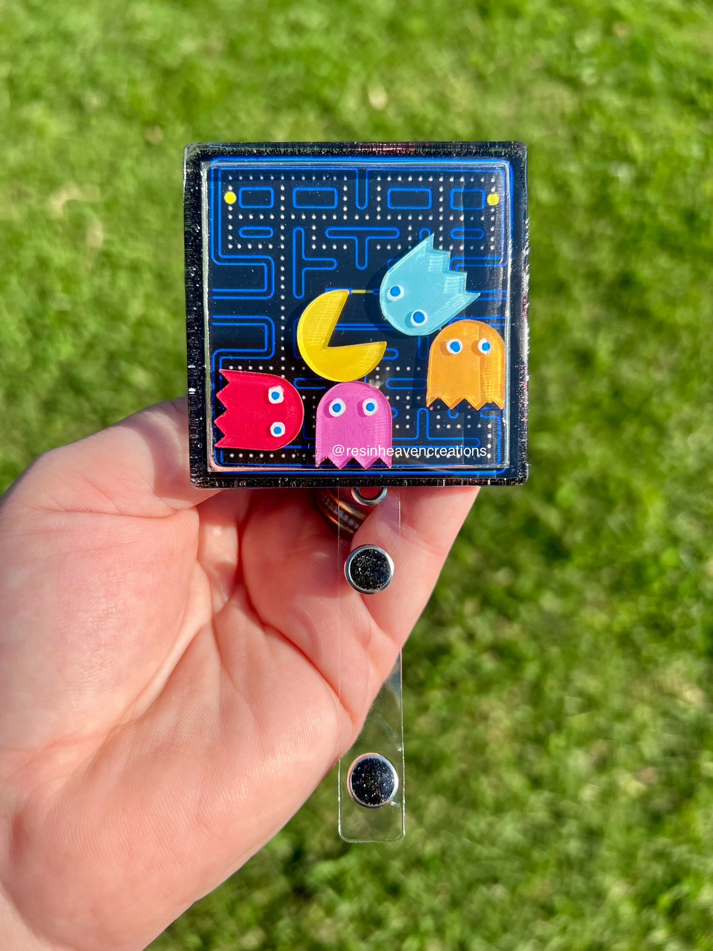 Pac Man Shaker with additives and decal (keychain or badge reel)